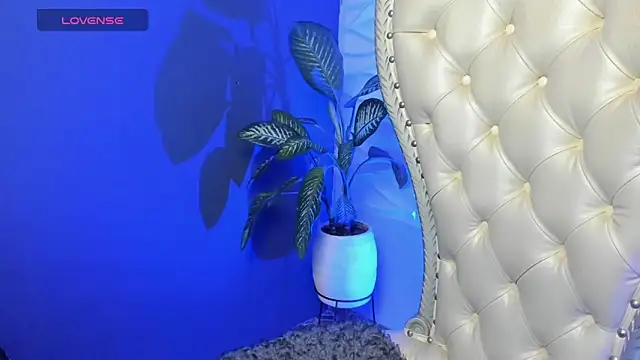 Layla 707 online show from 31, 10, 2025