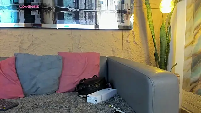 Layla 707 online show from 5, 11, 2025