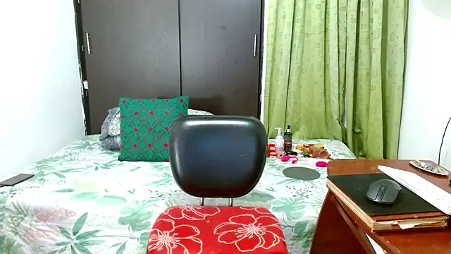 lunajones2024 online show from 26, 9, 2025