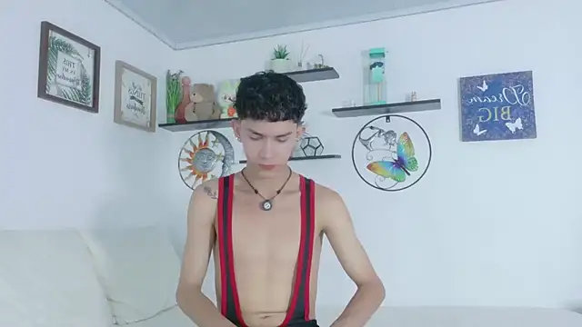 Snapshot of Noah_tyler_ chatting on 4, 7, 2026 Noah tyler online show from 4, 7, 2026