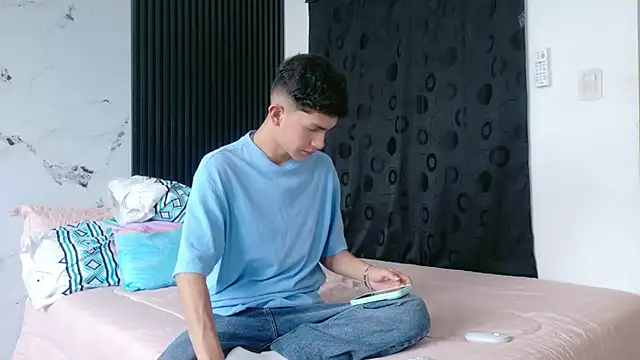 Noah tyler  online show from 26, 2, 2026