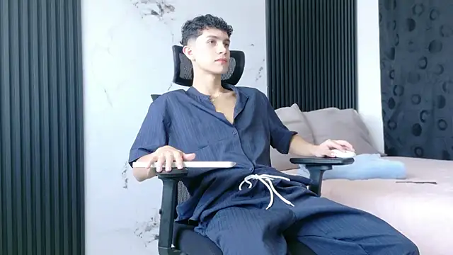 Noah tyler  online show from 5, 12, 2025