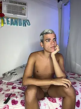 Snapshot of Leo_bunny_hot chatting on 7, 7, 2026 Leo bunny hot online show from 7, 7, 2026