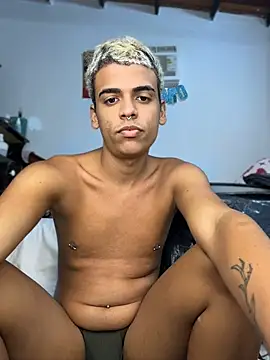 Snapshot of Leo_bunny_hot chatting on 19, 7, 2026 Leo bunny hot online show from 19, 7, 2026