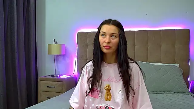 AlexandraBloom online show from 13, 11, 2025