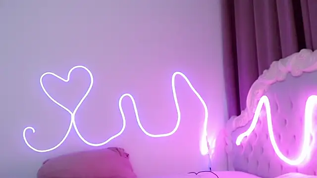 Snapshot of amina_moonlightt chatting on 22, 9, 2025 amina moonlightt online show from 22, 9, 2025