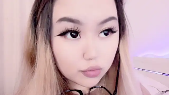 amelia sunlight online show from 8, 9, 2025