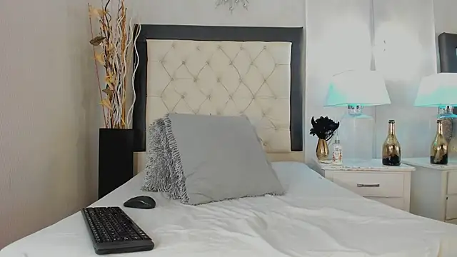 GaleHodge online show from 18, 10, 2025