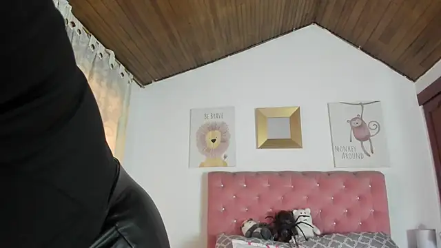 CelessteRedds online show from 17, 10, 2025