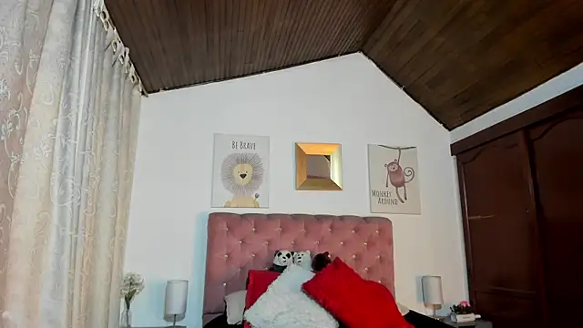 CelessteRedds online show from 17, 4, 2026