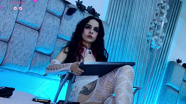 Snapshot of Alice_noir chatting on 17, 7, 2026 Alice noir online show from 17, 7, 2026