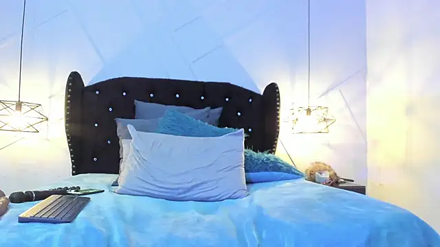 Slut Milf  online show from 16, 2, 2025