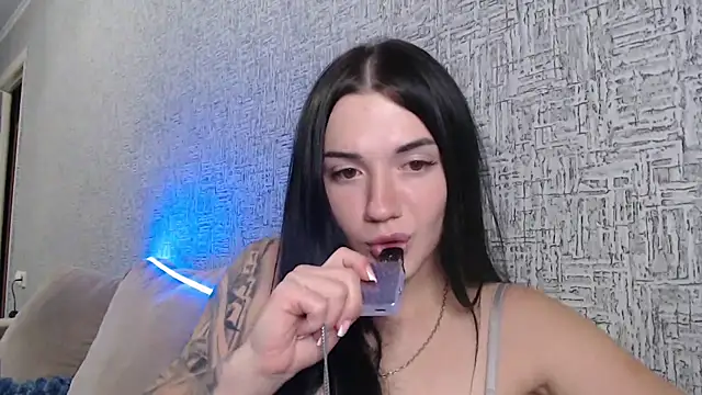 Liana diva online show from 5, 10, 2025