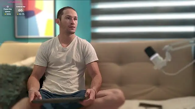 Snapshot of AxelFairchaild chatting on 29, 10, 2025 AxelFairchaild online show from 29, 10, 2025