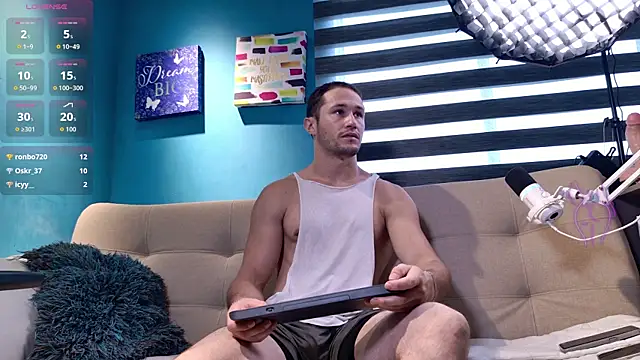 Snapshot of AxelFairchaild chatting on 13, 9, 2025 AxelFairchaild online show from 13, 9, 2025