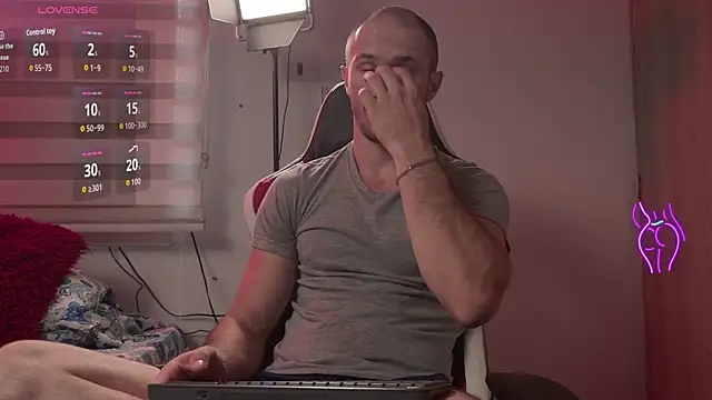 AxelFairchaild online show from 19, 5, 2026