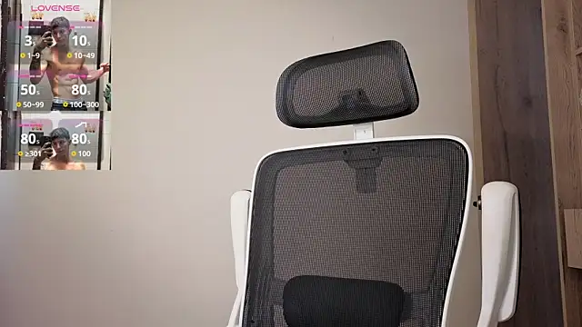 Cristopher23  online show from 2, 12, 2025