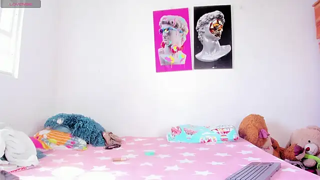 Snapshot of Lilybaudinx96 chatting on 1, 11, 2025 Lilybaudinx96 online show from 1, 11, 2025