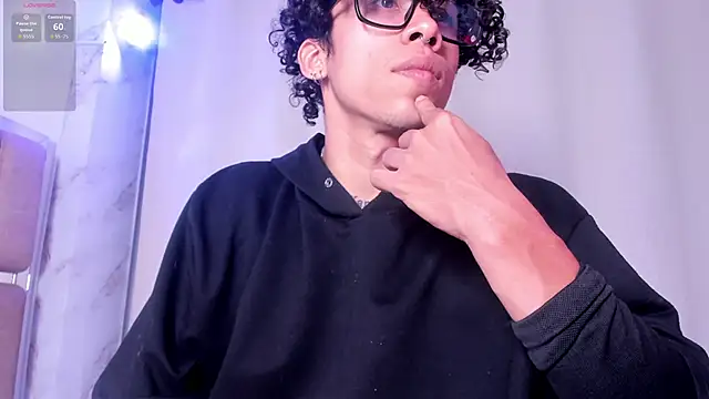 AkazaBoy  online show from 11, 6, 2026