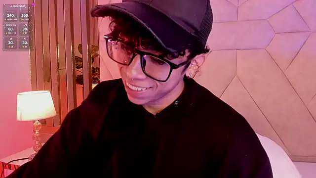 AkazaBoy  online show from 18, 5, 2026