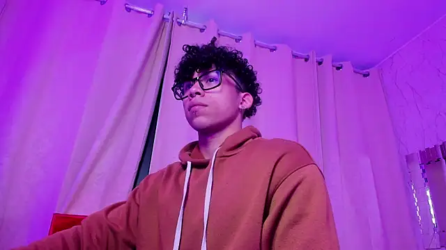 AkazaBoy  online show from 18, 12, 2025