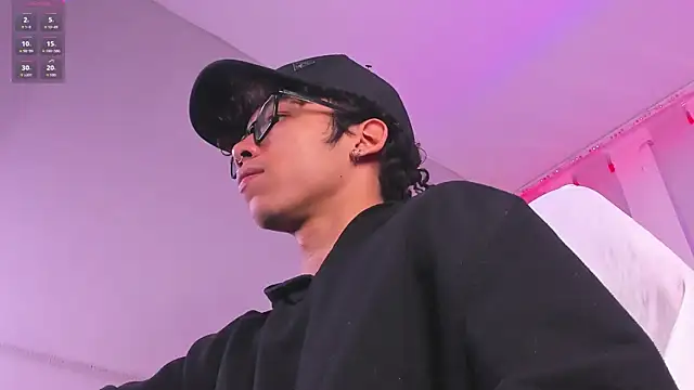 AkazaBoy  online show from 30, 6, 2026