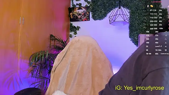 CurlyRose   online show from 18, 9, 2025