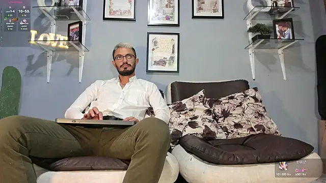 ETHAN ADAM online show from 8, 9, 2025