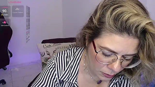 Serenay  online show from 12, 2, 2025
