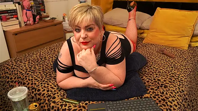 xXMiss BLK online show from 13, 6, 2026