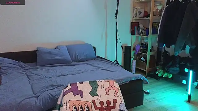 Space X Roxy  online show from 3, 3, 2025