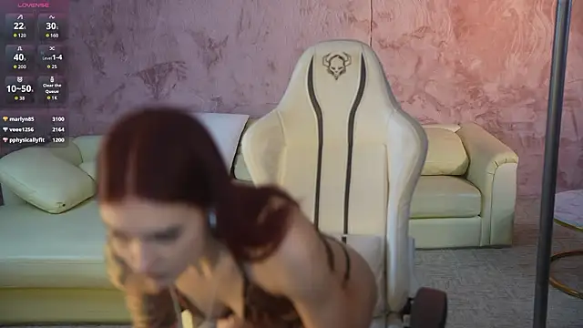 Magnetic Mia  online show from 3, 2, 2026