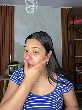 Snapshot of floriamANDjazmin chatting on 29, 6, 2026 floriamANDjazmin online show from 29, 6, 2026