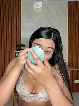 Snapshot of floriamANDjazmin chatting on 13, 7, 2026 floriamANDjazmin online show from 13, 7, 2026