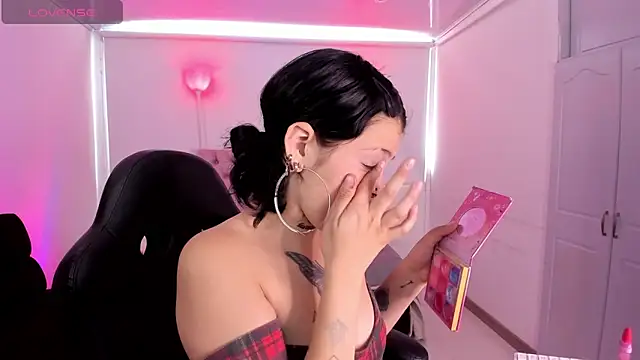 AuroraDiaz online show from 1, 10, 2025