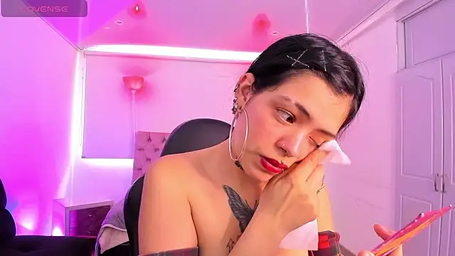 AuroraDiaz online show from 8, 9, 2025