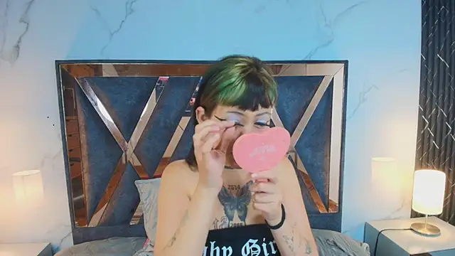 AuroraDiaz online show from 4, 4, 2026