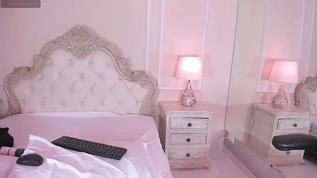 SamanthaPierce online show from 9, 9, 2025