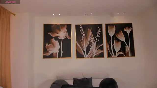 TaraLawrence online show from 22, 11, 2025