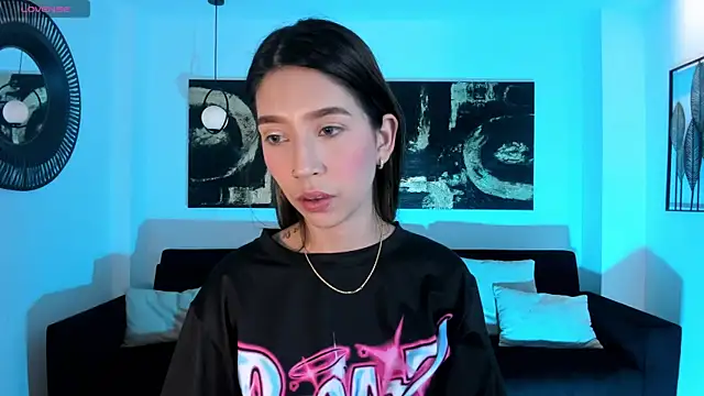 TaraLawrence online show from 24, 9, 2025