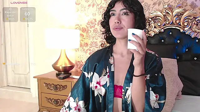 LeeThompson  online show from 4, 3, 2025