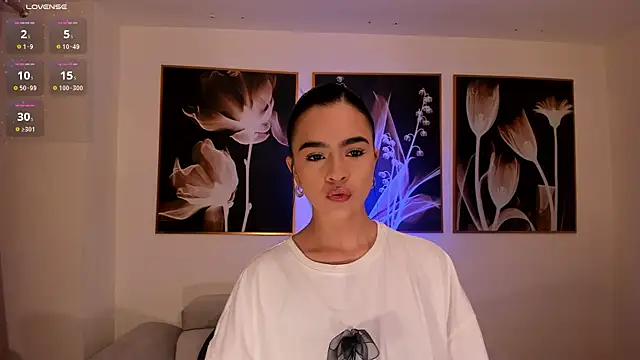 Snapshot of AlanaCraft chatting on 5, 10, 2025 AlanaCraft online show from 5, 10, 2025