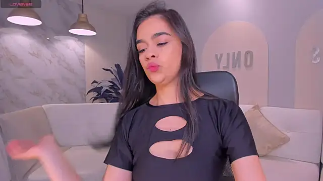 Snapshot of AlanaCraft chatting on 28, 10, 2025 AlanaCraft online show from 28, 10, 2025