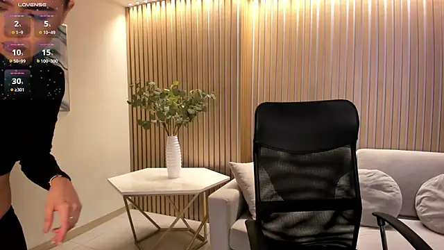 Snapshot of AlanaCraft chatting on 17, 10, 2025 AlanaCraft online show from 17, 10, 2025