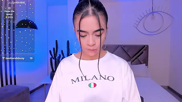 Snapshot of AlanaCraft chatting on 11, 11, 2025 AlanaCraft online show from 11, 11, 2025