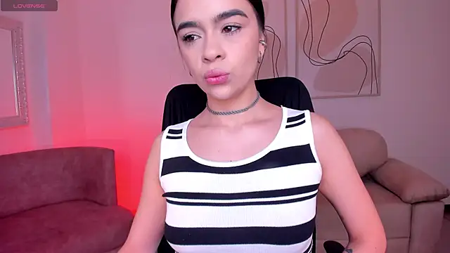 Snapshot of AlanaCraft chatting on 21, 10, 2025 AlanaCraft online show from 21, 10, 2025