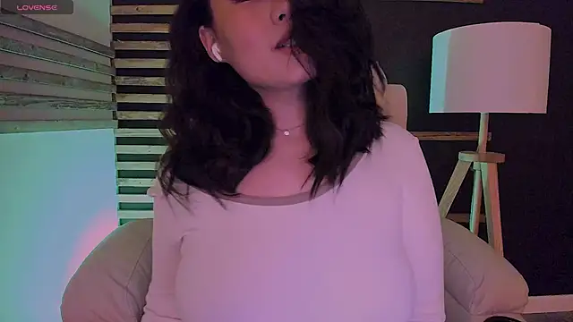 kimmy chi  online show from 5, 2, 2025