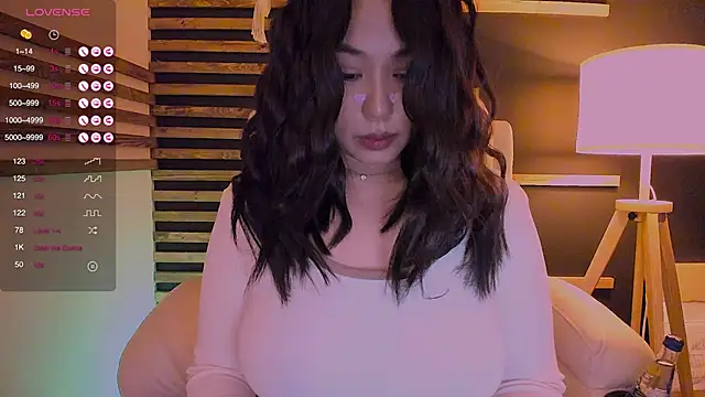 kimmy chi  online show from 18, 2, 2025