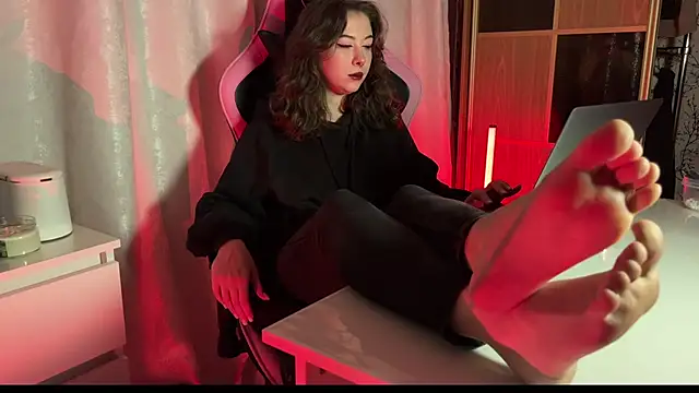 misswishh  online show from 3, 10, 2025