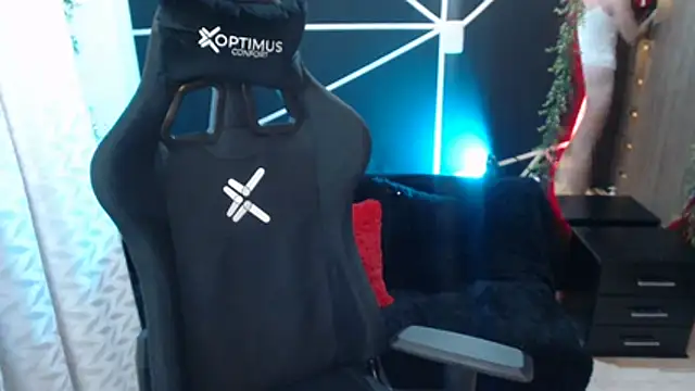 LUCY LI online show from 15, 11, 2025